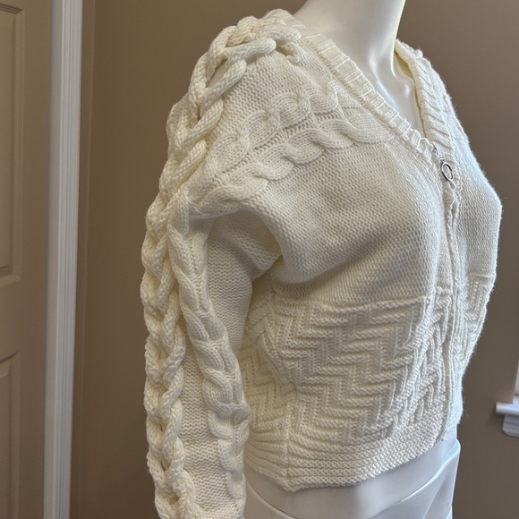 NWOT IVORY ROSE cropped zip up sweater - Picture 4 of 8